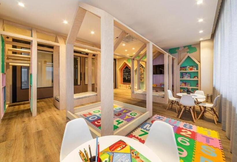 استراحتگاه Flat 2 Qtos Hotel Chateau Du Golden