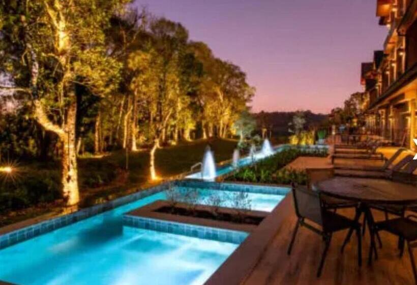 استراحتگاه Flat 2 Qtos Hotel Chateau Du Golden