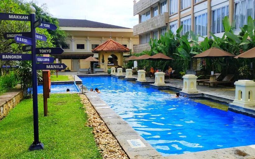 Tripletree Hotel And Resort Bukittinggi