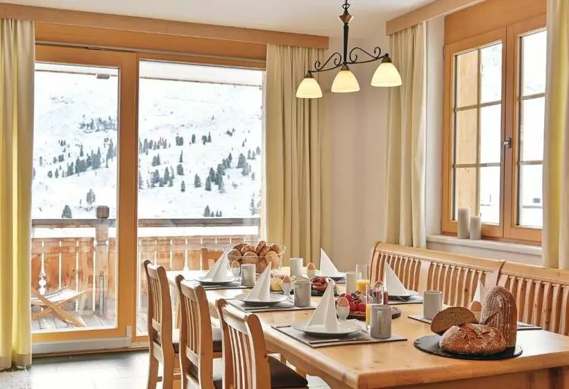 هتل Alpinlodges Kühtai
