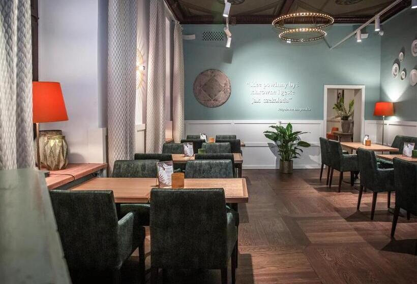 هتل Apartamenty Sowa Toruń