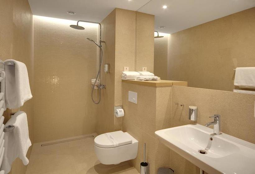 هتل Eva Park Life & Spa