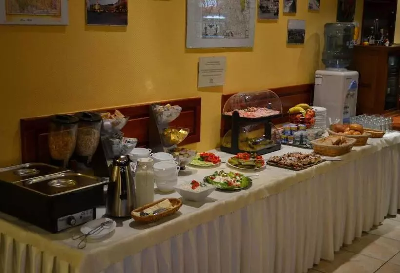 Hotelli Gambit I Restauracja Cieszyn