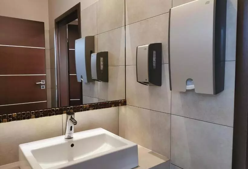 Hotelli Gambit I Restauracja Cieszyn