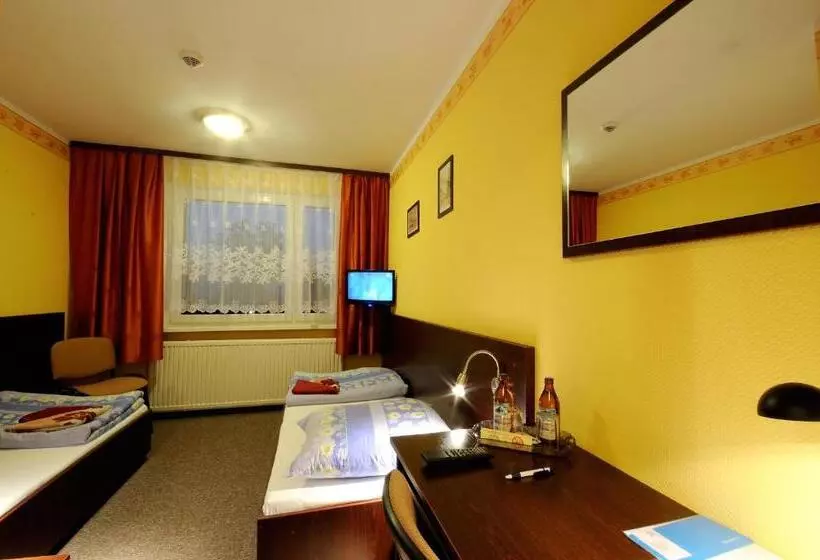 Hotelli Gambit I Restauracja Cieszyn