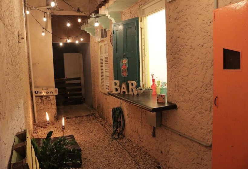 هتل Hostel H1 Miramar