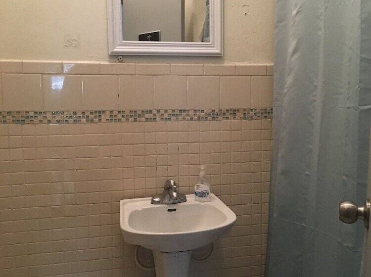 هتل Hostel H1 Miramar