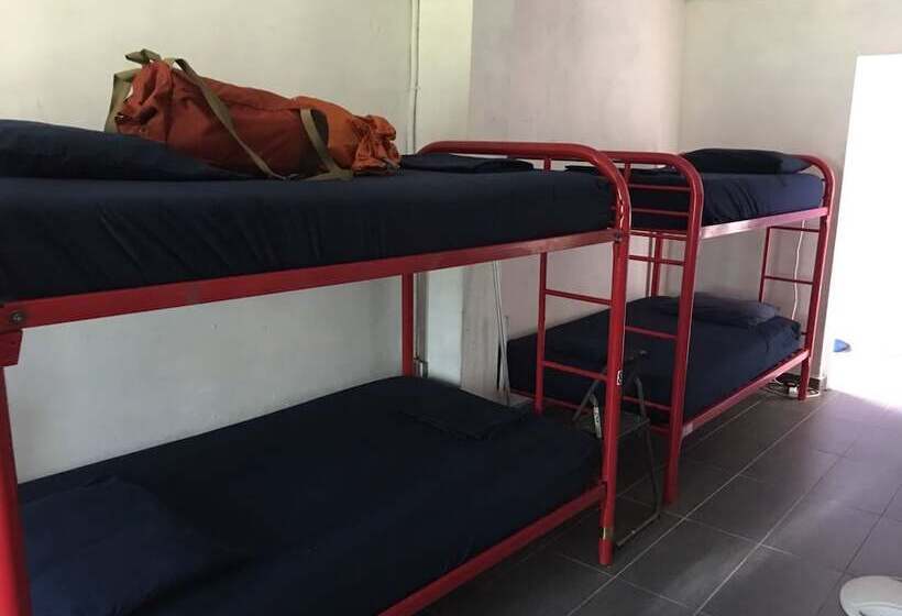 هتل Hostel H1 Miramar