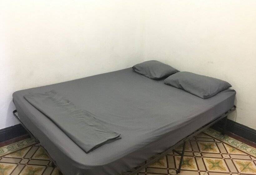 هتل Hostel H1 Miramar