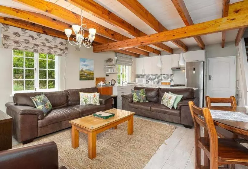 هتل Houtkapperspoort Country Cottages