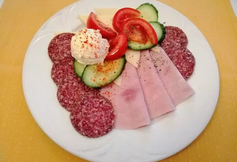 ホテル Józsi Bácsi Vendéglője és Szállodája