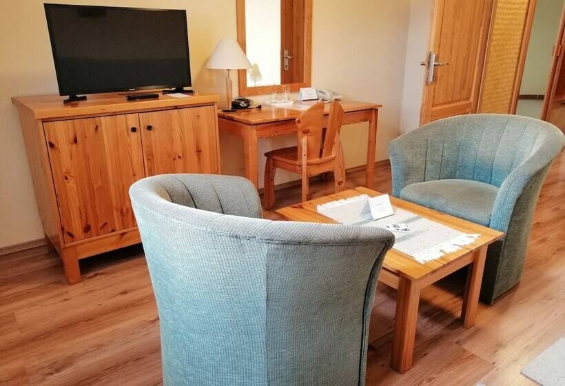 בית מלון כפרי Józsi Bácsi Vendéglője és Szállodája