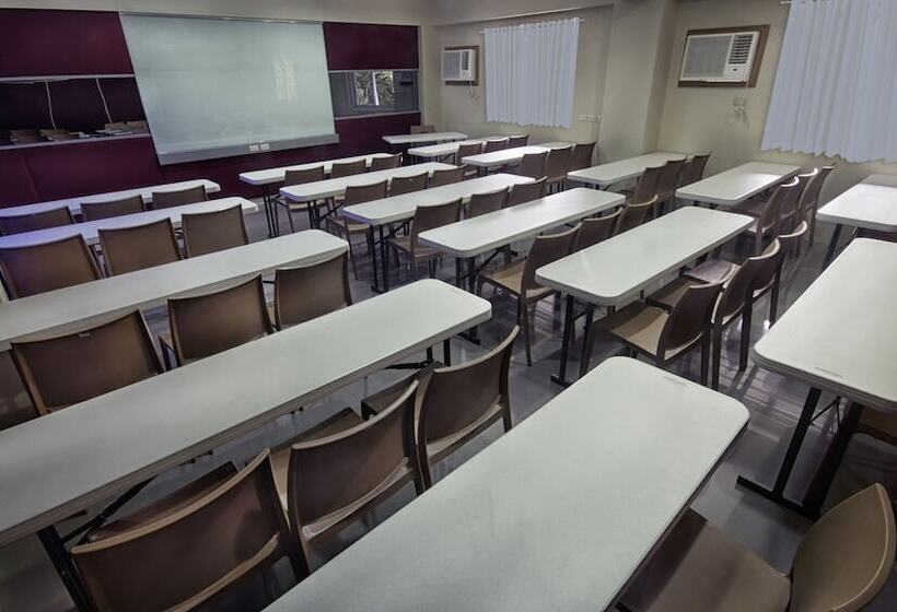 فندق Mango Suites