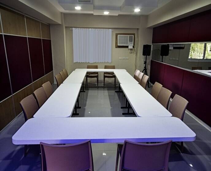 فندق Mango Suites