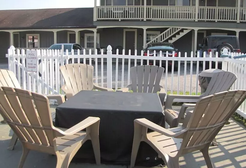 ホテル Mt Madison Inn & Suites