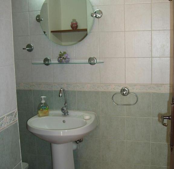 בית מלון כפרי Niovi Traditional Houses