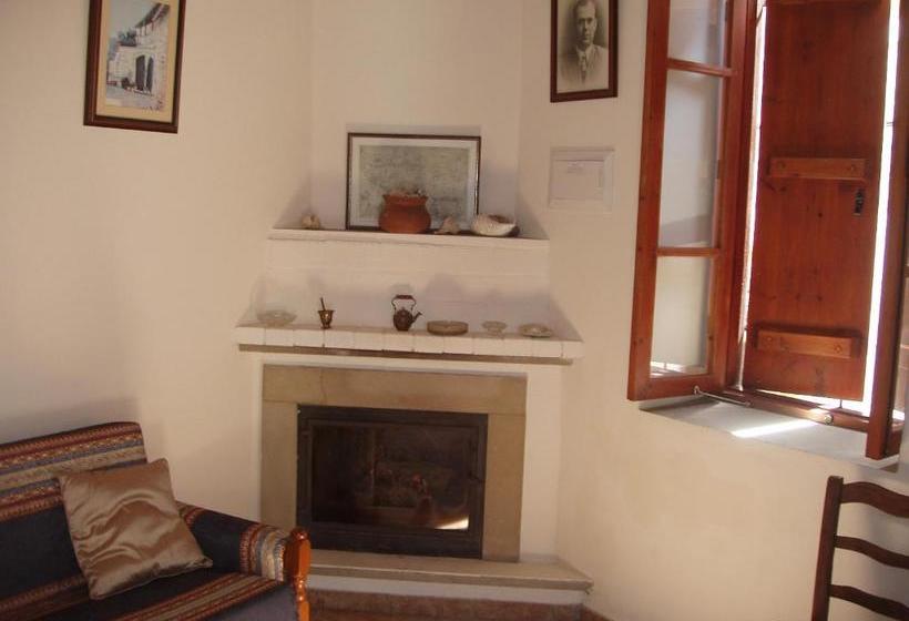 בית מלון כפרי Niovi Traditional Houses