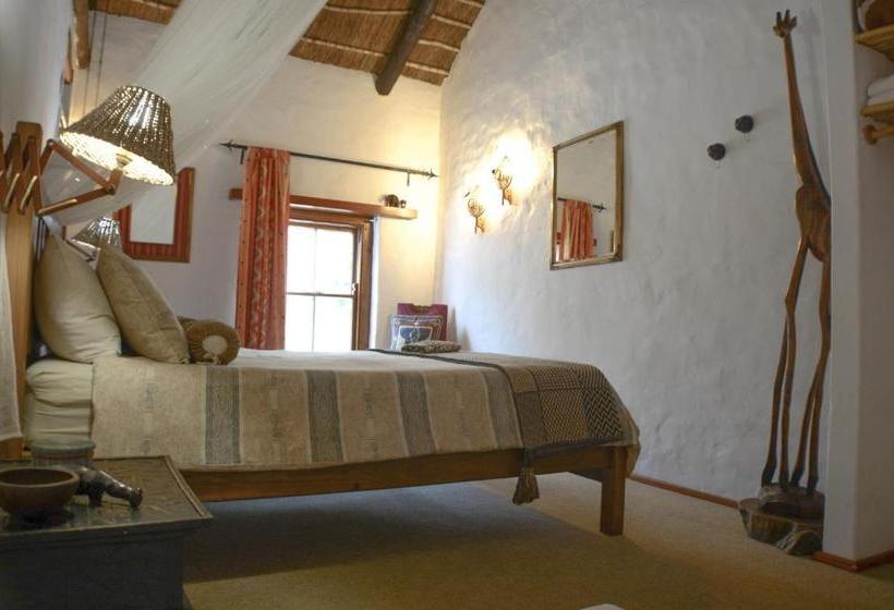 ホテル Old Thatch Lodge