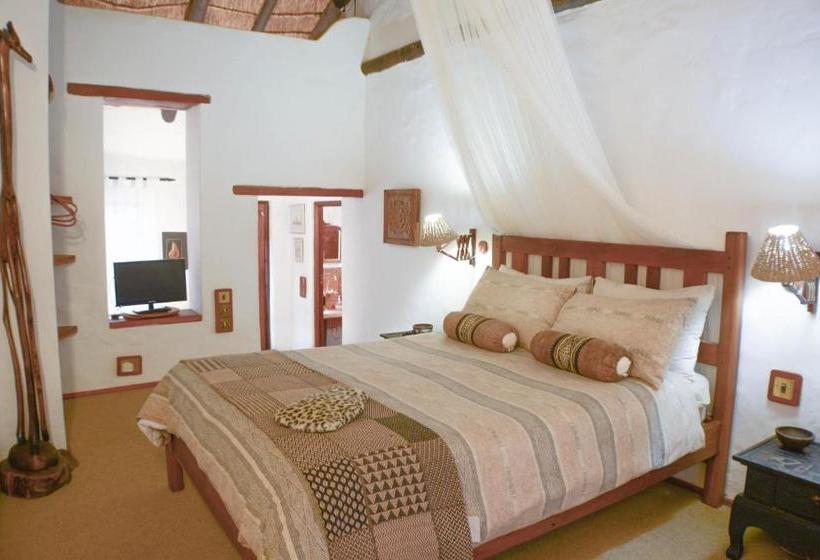 ホテル Old Thatch Lodge