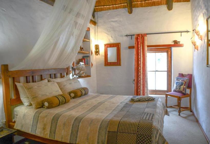 ホテル Old Thatch Lodge