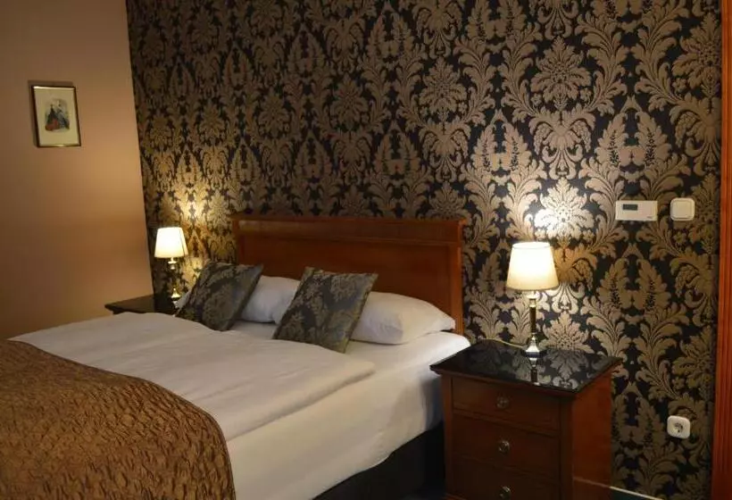 Hotel Platán
