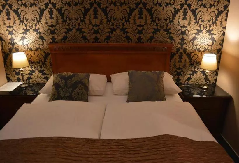 Hotel Platán