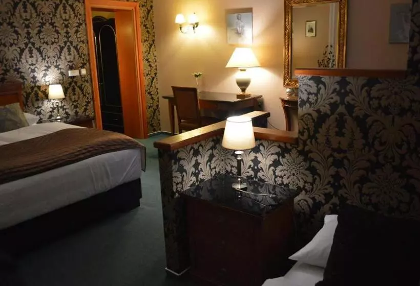 Hotel Platán