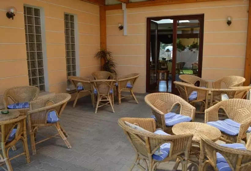 Hotel Platán