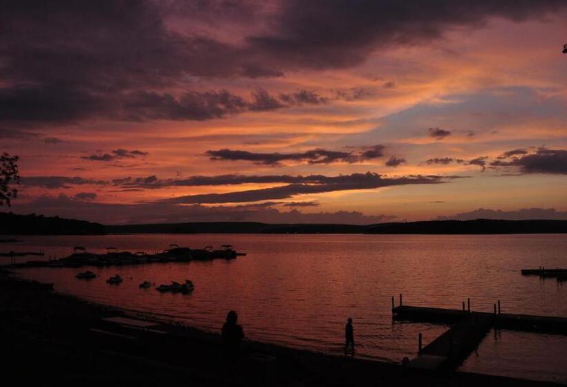 فندق Silver Birches Resort