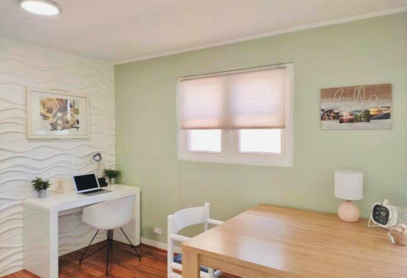 فندق The Beach Waikiki Boutique Hostel