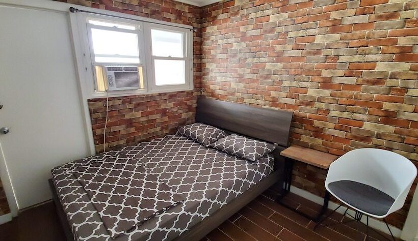 فندق The Beach Waikiki Boutique Hostel