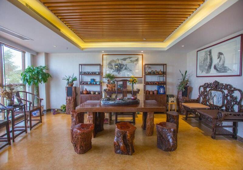 Vienna International Hotel Luogang Wanda Plaza