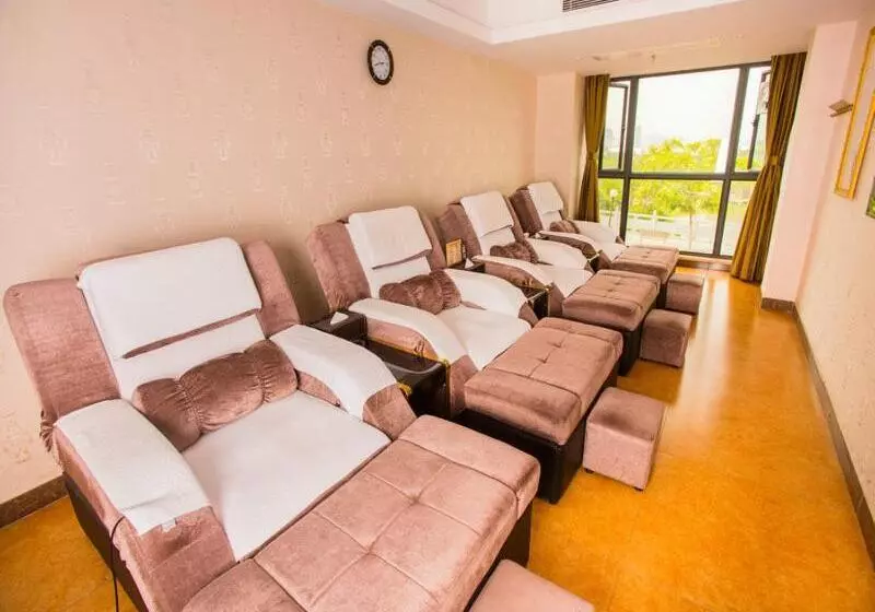 Vienna International Hotel Luogang Wanda Plaza