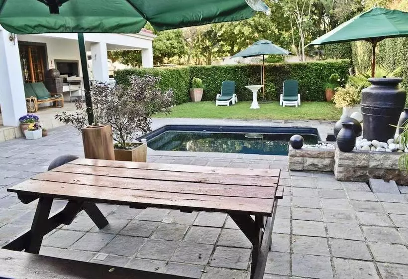 ホテル Woodlands Guest House