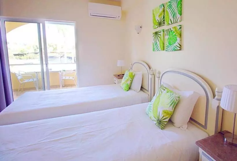 ホテル Wot Algarve