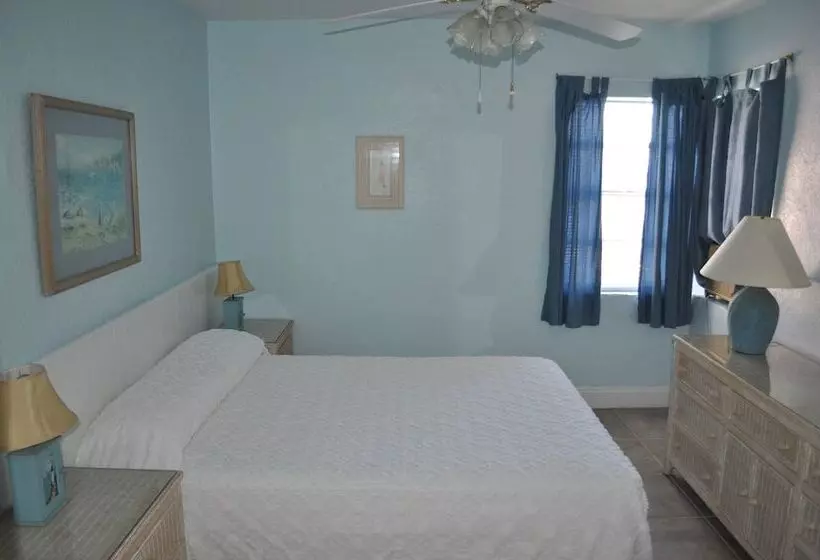 Oceanfront Sea Scape Motel