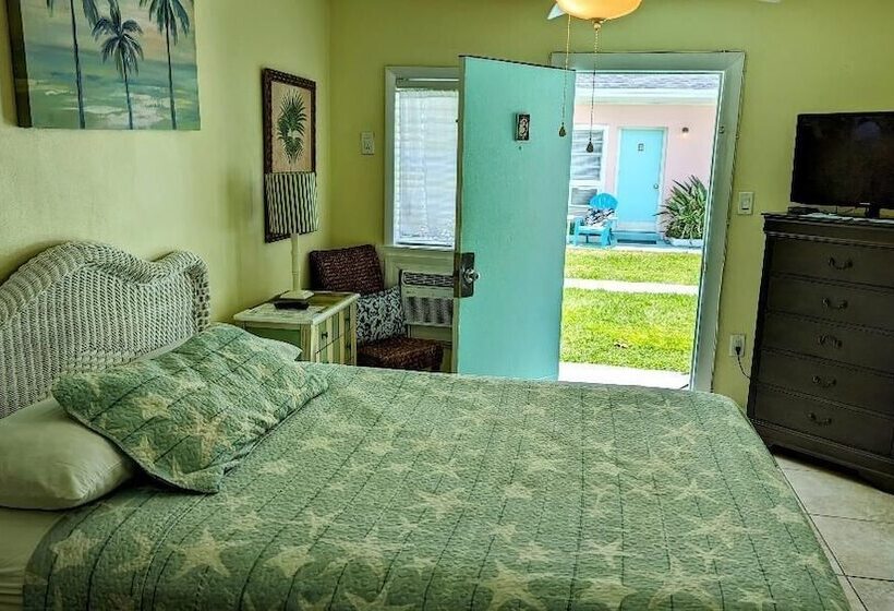 Oceanfront Sea Scape Motel