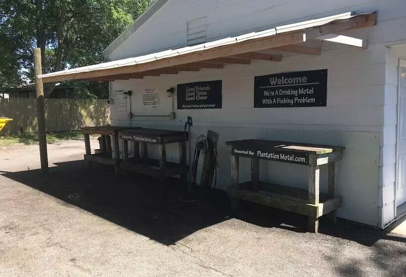 Plantation Motel