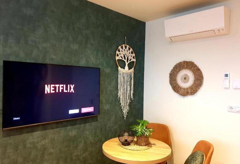 تختخواب و صبحانه Suite De Brinkparel