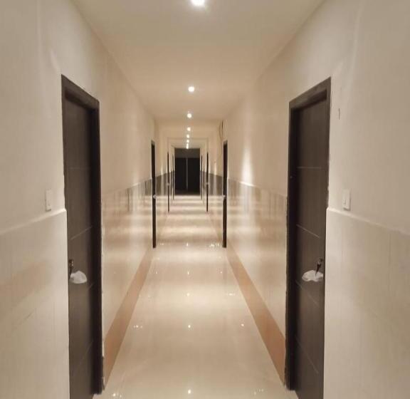 G R B Hotels Aishwarya Grand