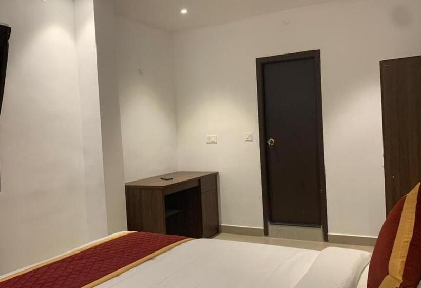 G R B Hotels Aishwarya Grand