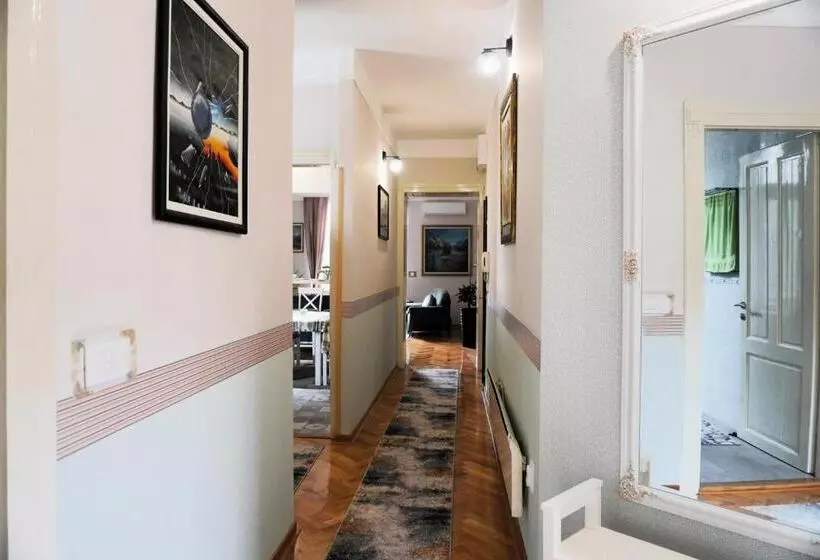 Gracia Apartment