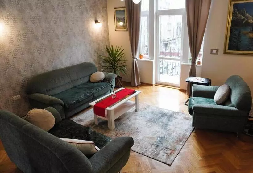 Gracia Apartment