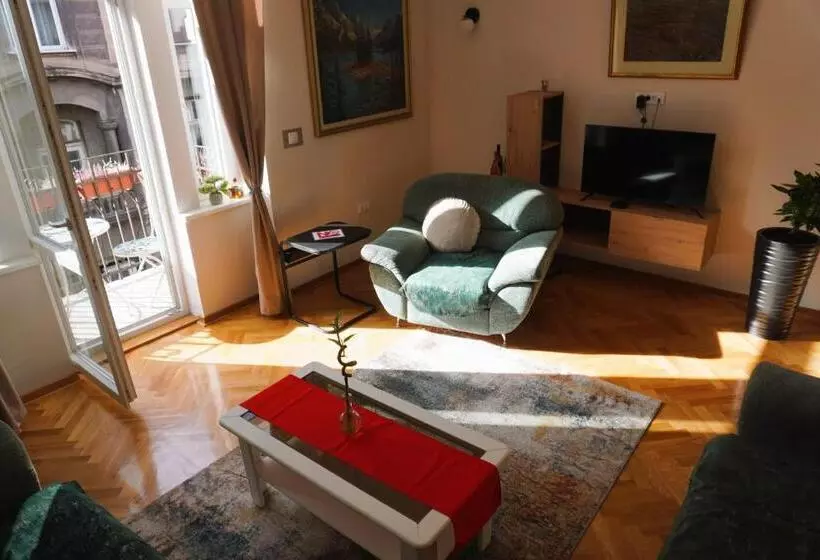 Gracia Apartment
