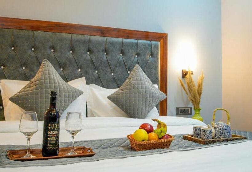 هتل Kasol Arthouse The Treasure Of Himalayas