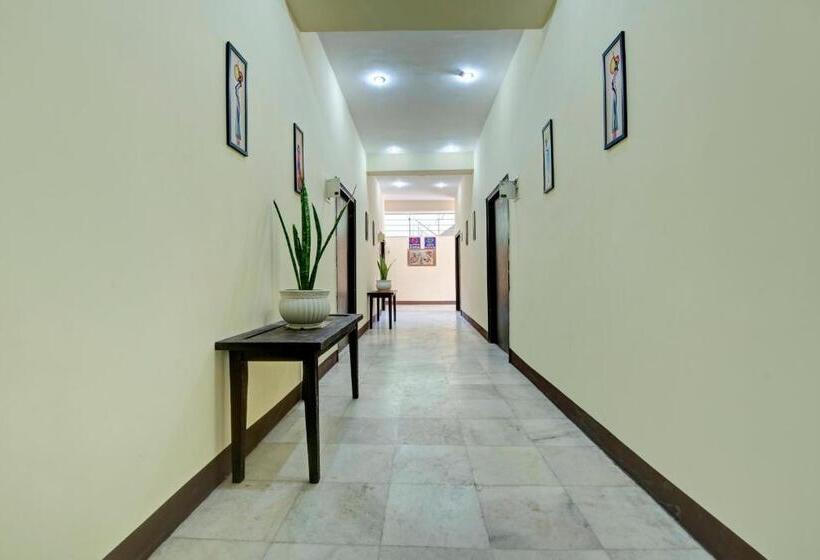 호텔 Oyo Flagship Leo Club