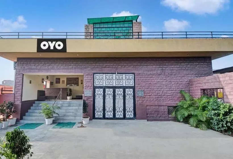 ホテル Oyo Flagship Leo Club
