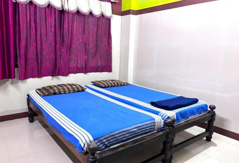 酒店 Chitramoola Tourist Home   Opp Temple Only 20 M