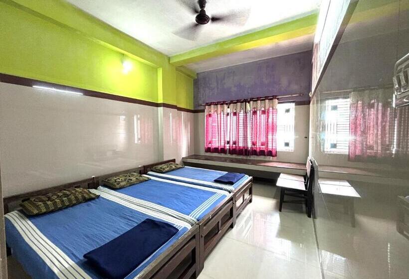 酒店 Chitramoola Tourist Home   Opp Temple Only 20 M