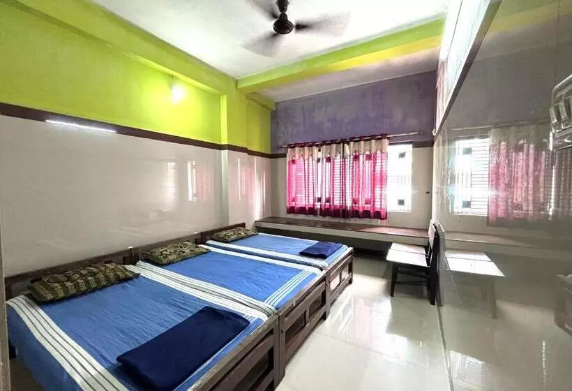 ホテル Chitramoola Tourist Home   Opp Temple Only 20 M